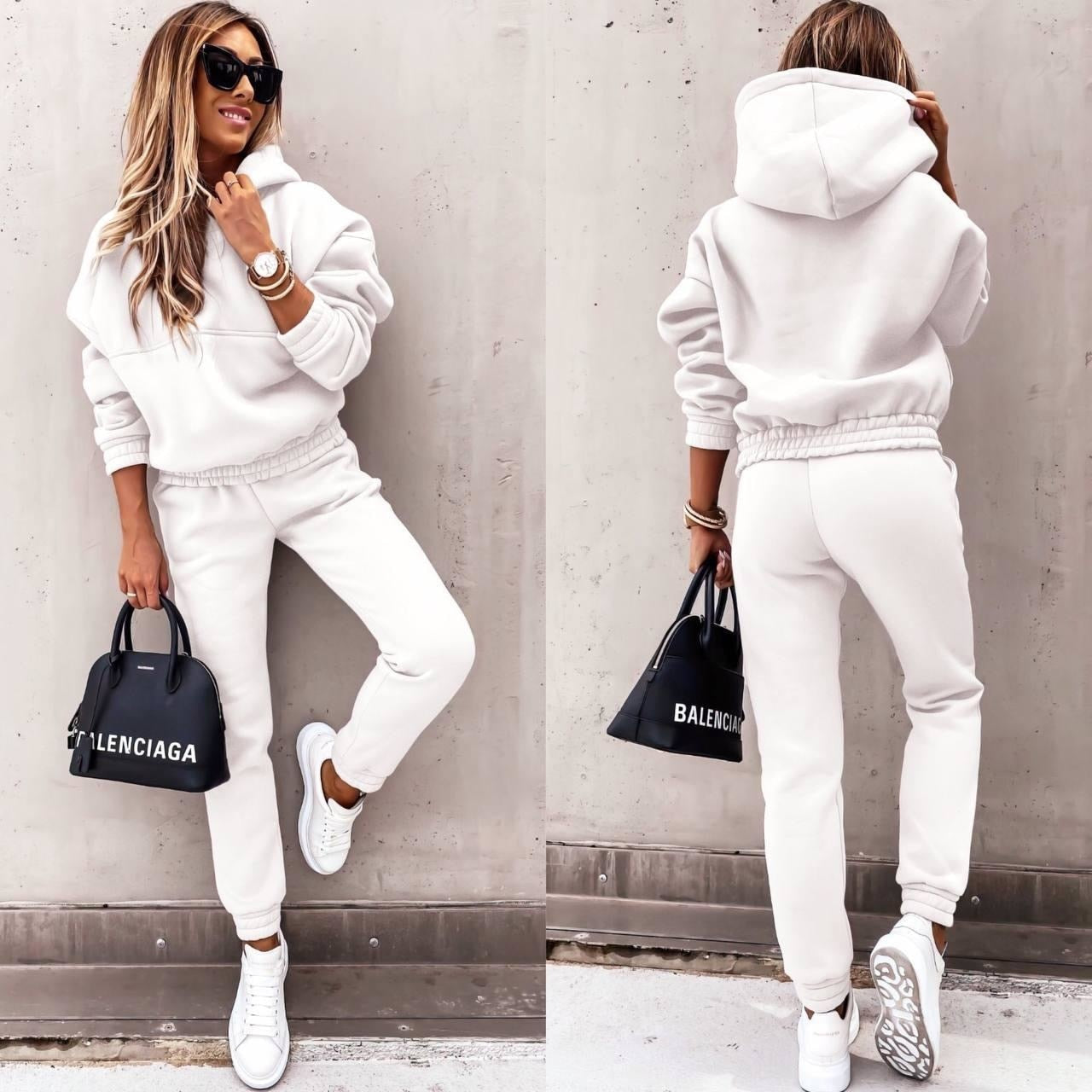 Women's Jogging Suit With Oversized Hoodie And Tapered Trousers
