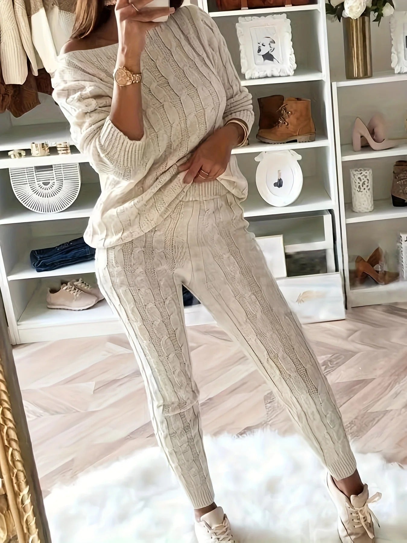 Knitted jumper & trousers for women
