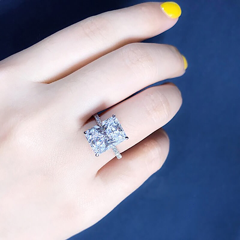 Radiant Cut Diamond Ring