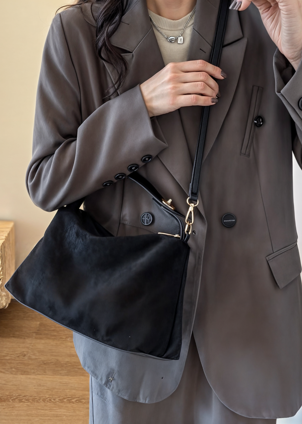 Women's Suede Look Bag Timeless Elegance