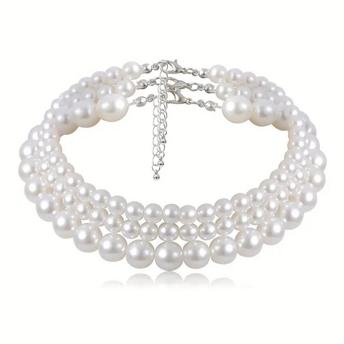Multilayered pearl necklace