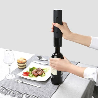 Automatic wine corkscrew set