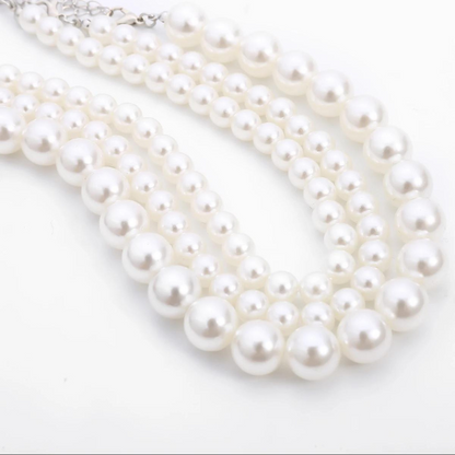 Multilayered pearl necklace