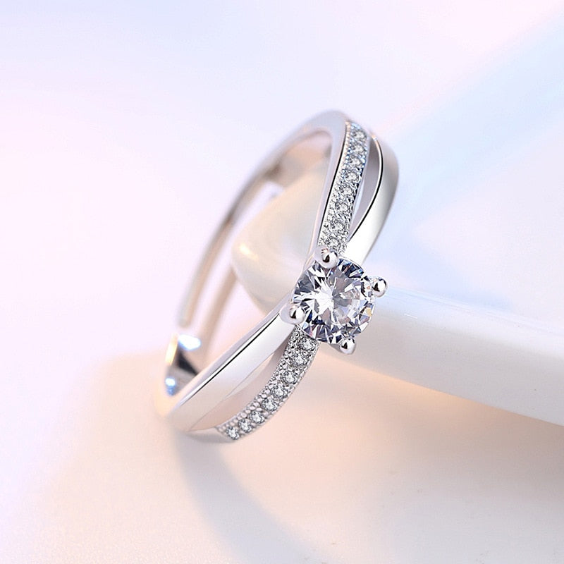 Adjustable engagement ring