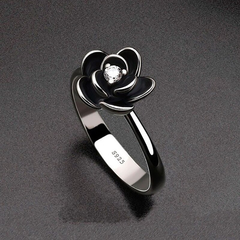 BLACK DAHLIA RING