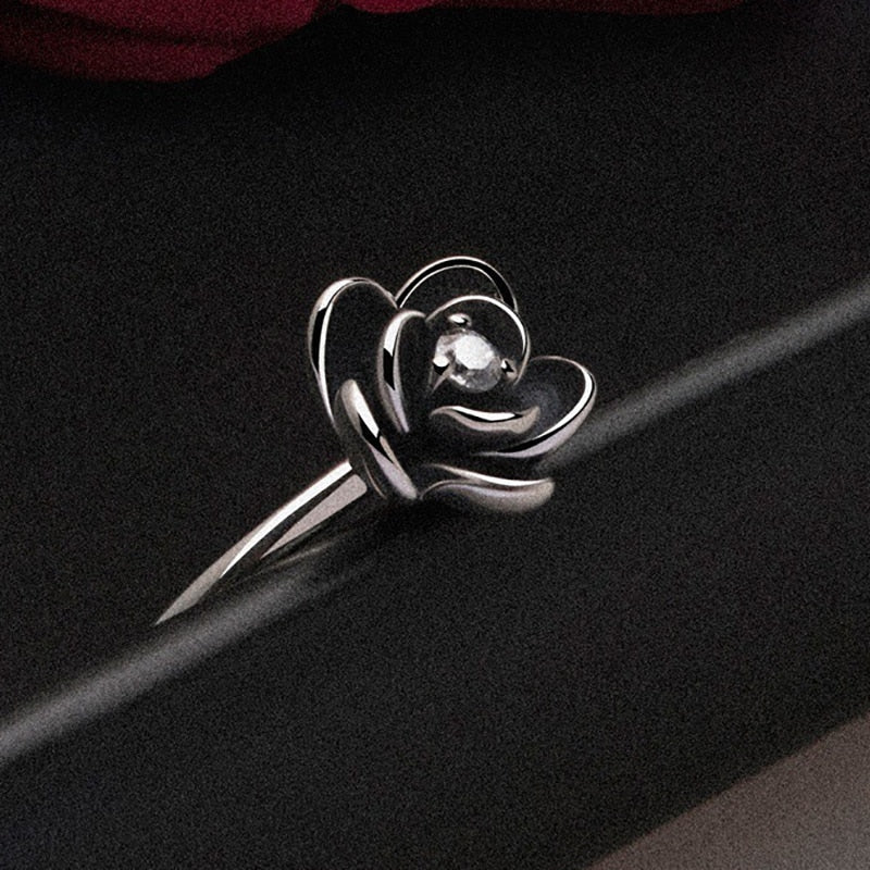 BLACK DAHLIA RING