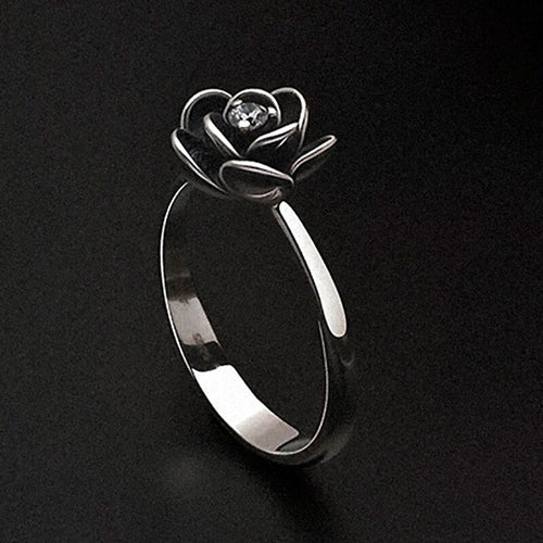 BLACK DAHLIA RING