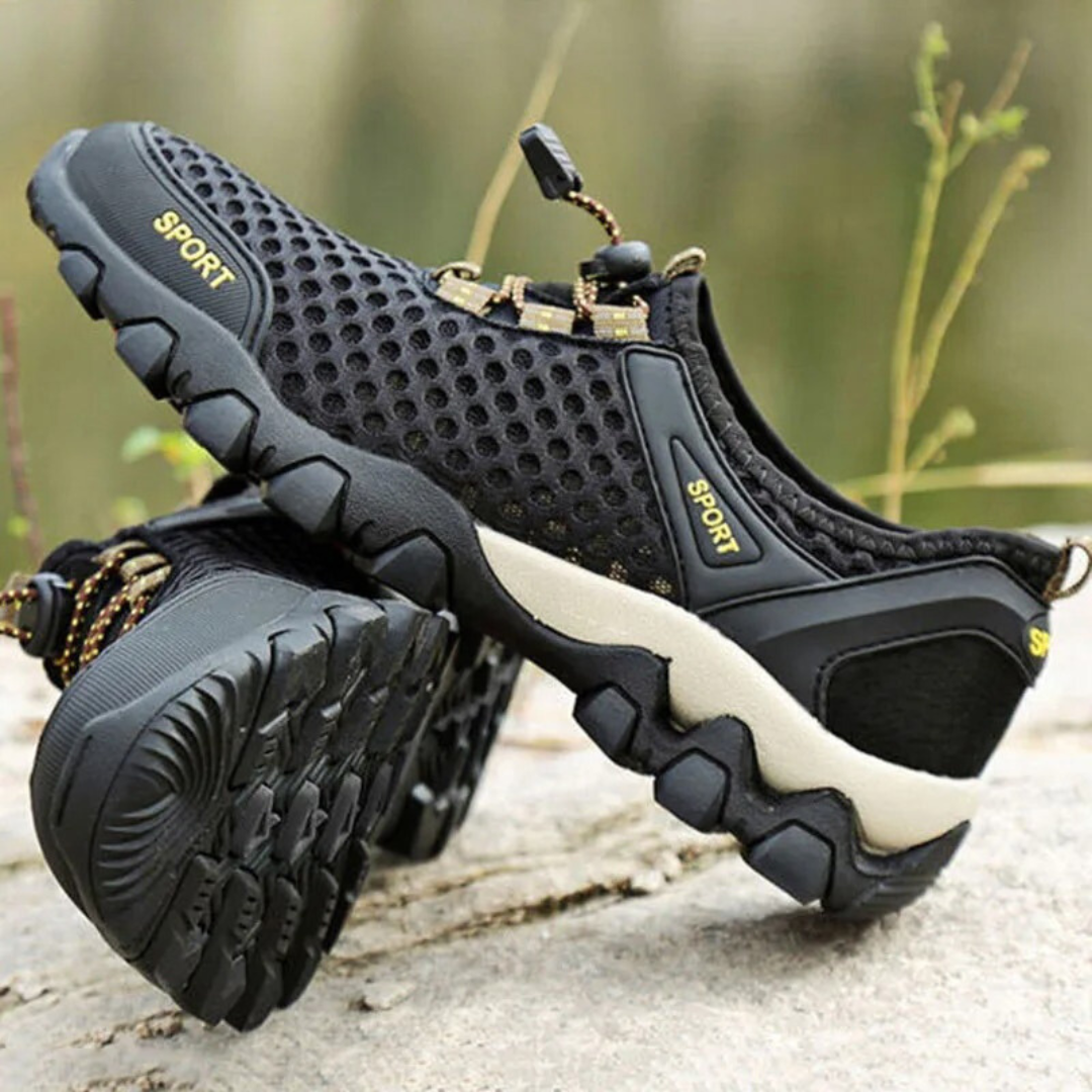 Breathable hiking boots for men