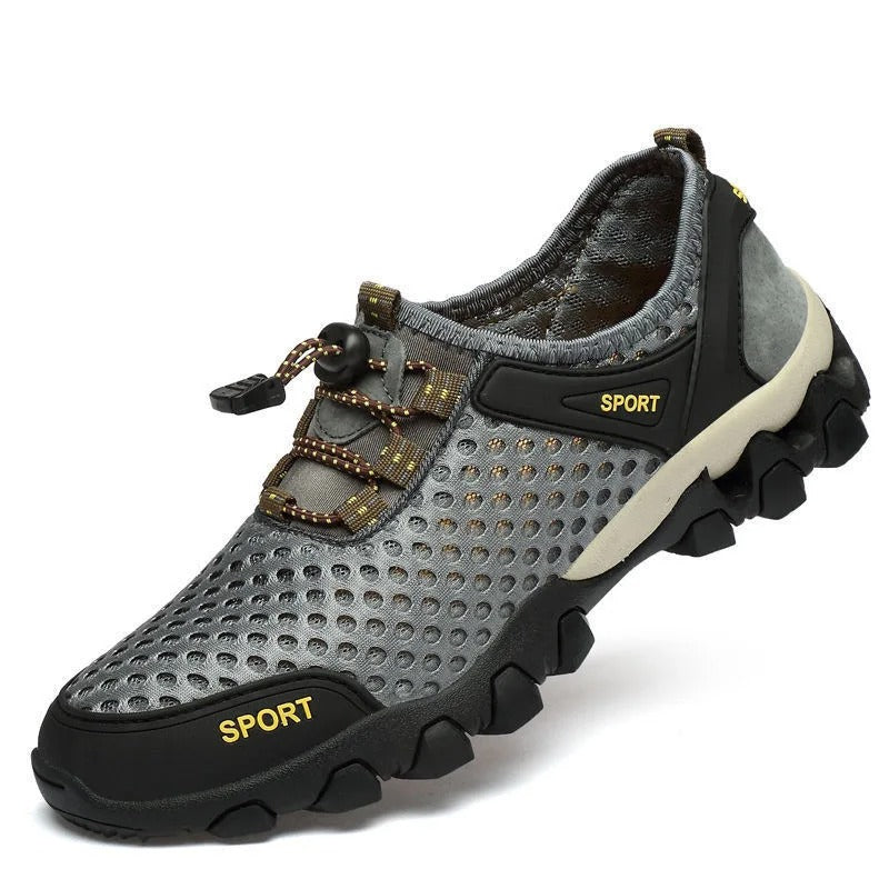 Breathable hiking boots for men
