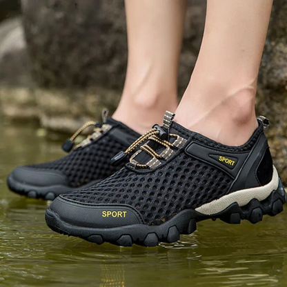 Breathable hiking boots for men