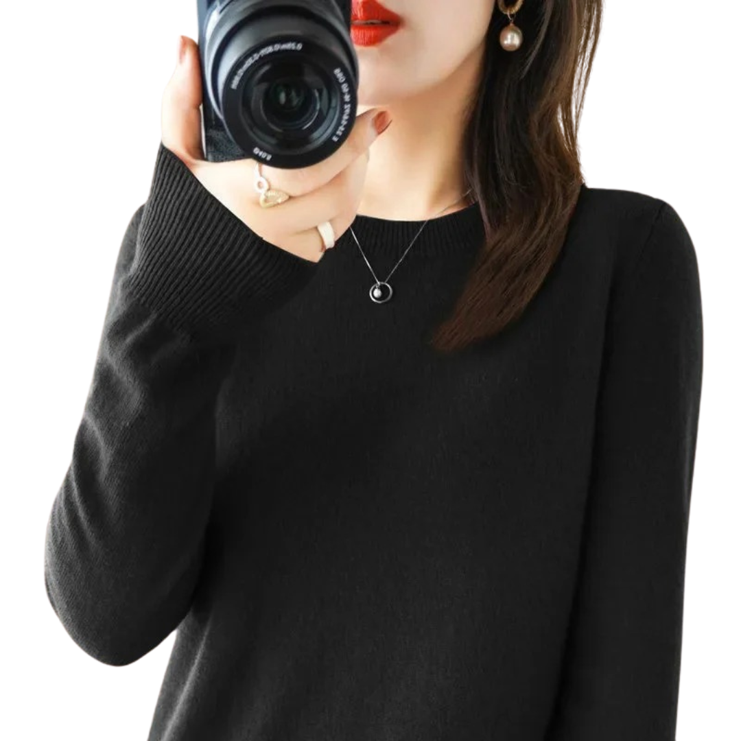 Casual knitted jumper for women