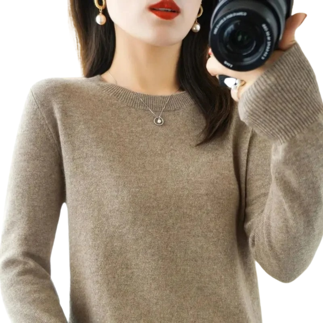 Casual knitted jumper for women