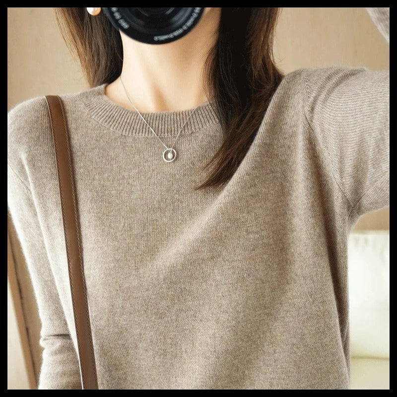 Casual knitted jumper for women