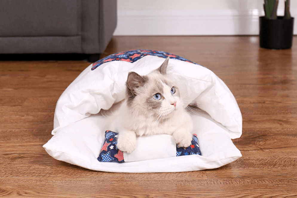 Cat sleeping bag