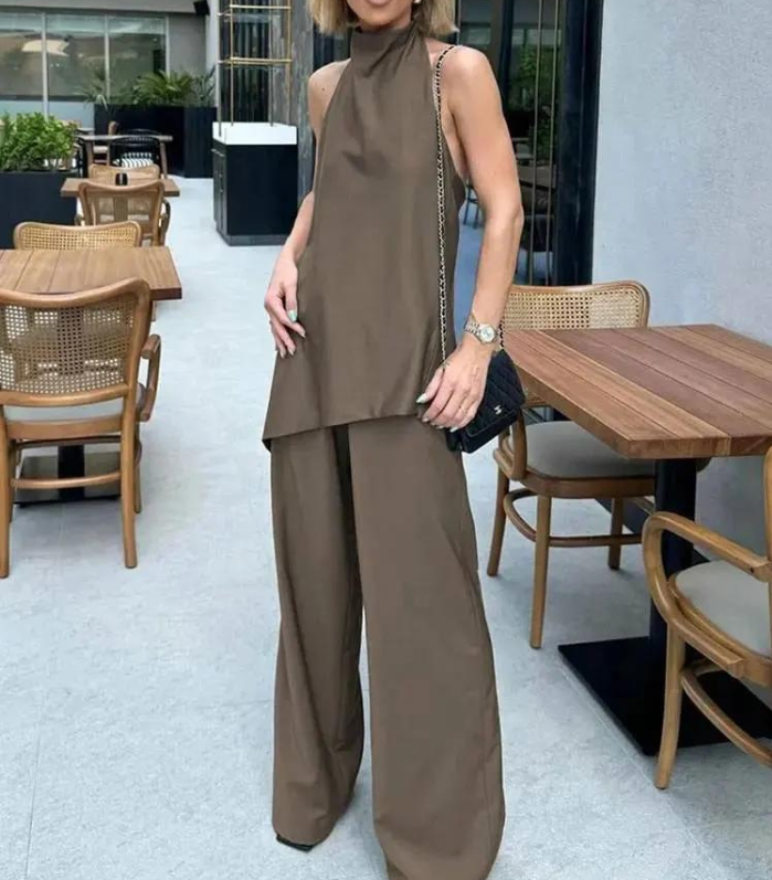 Chic halter top & bottoms
