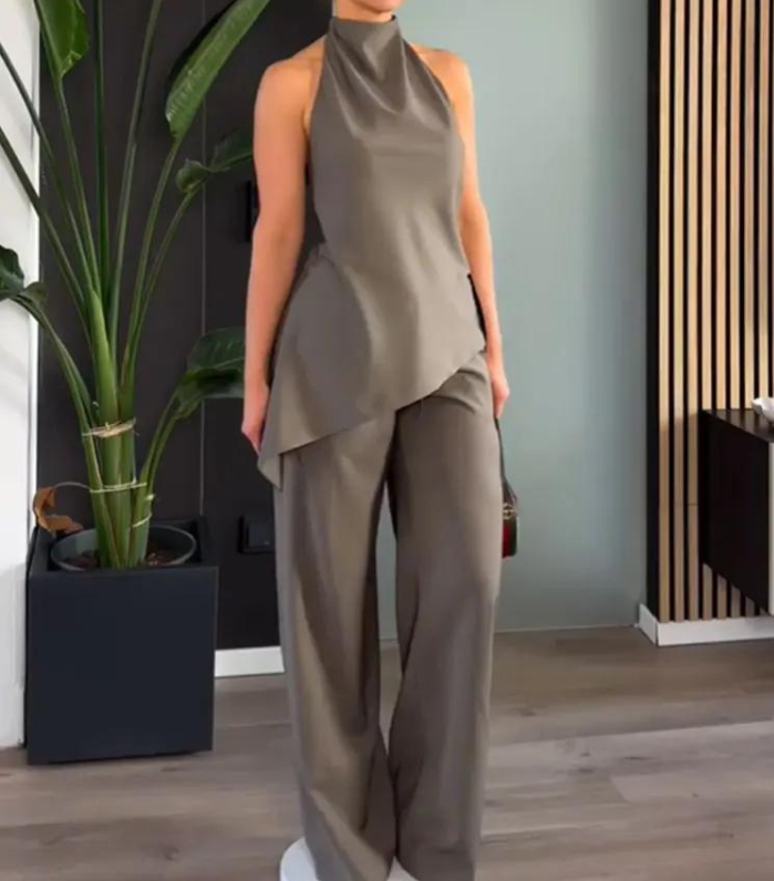 Chic halter top & bottoms