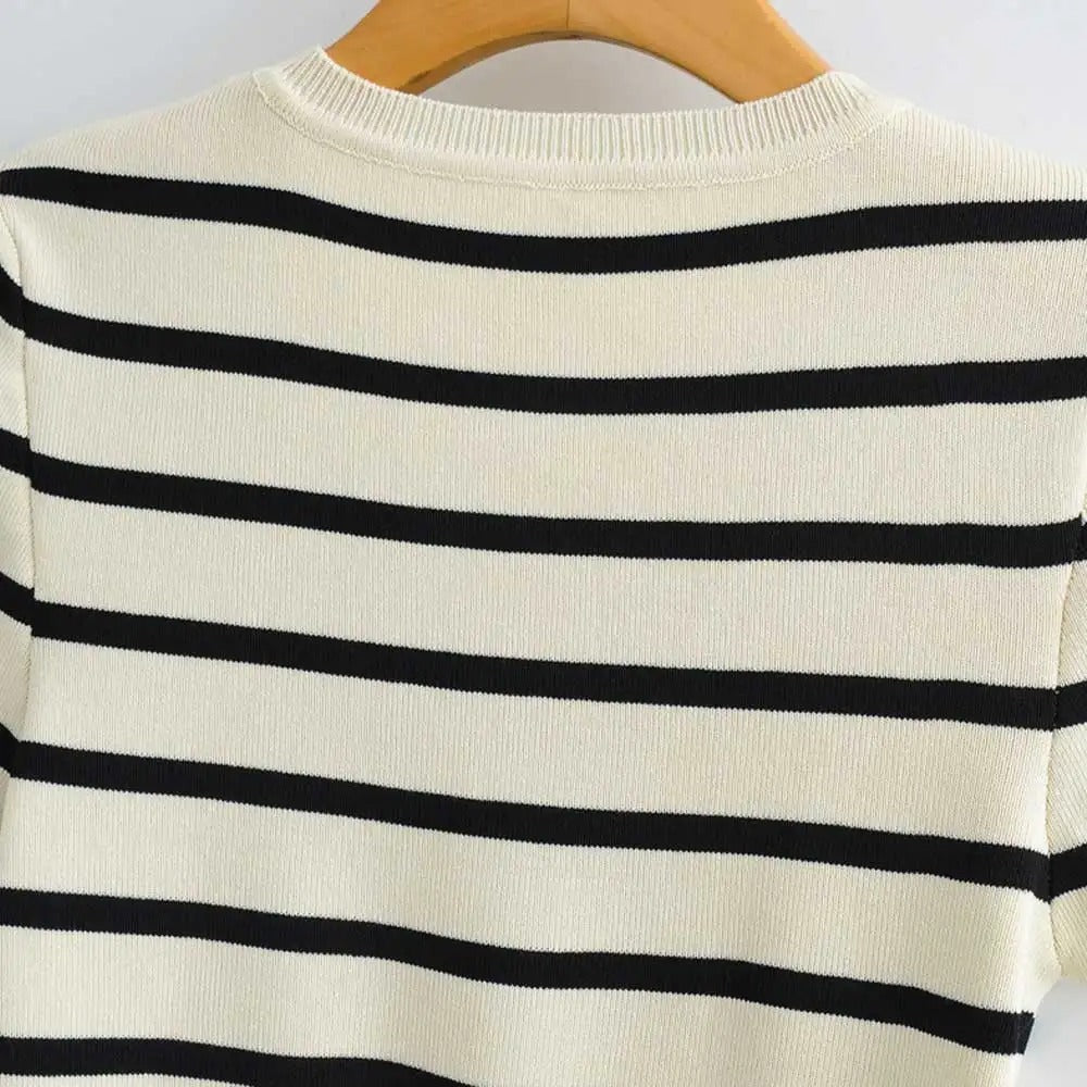Cropped knitted ladies' jumper