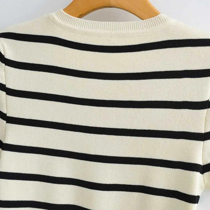 Cropped knitted ladies' jumper