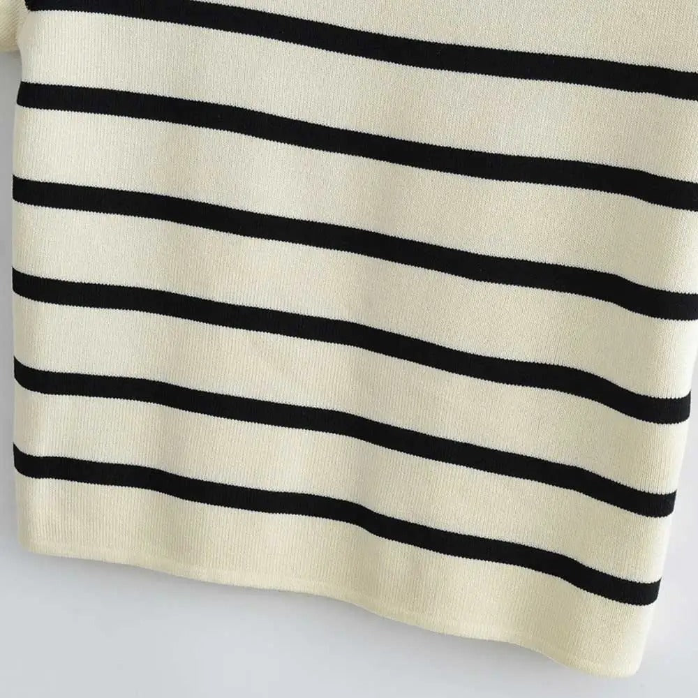 Cropped knitted ladies' jumper