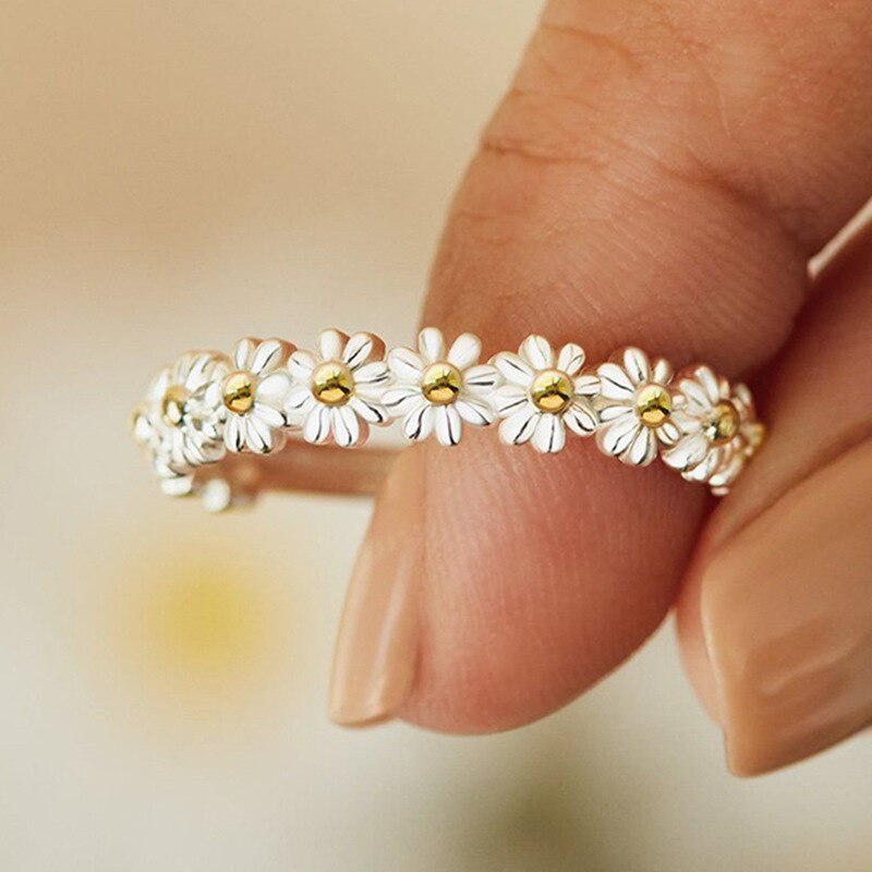 Daisy Plum Ring