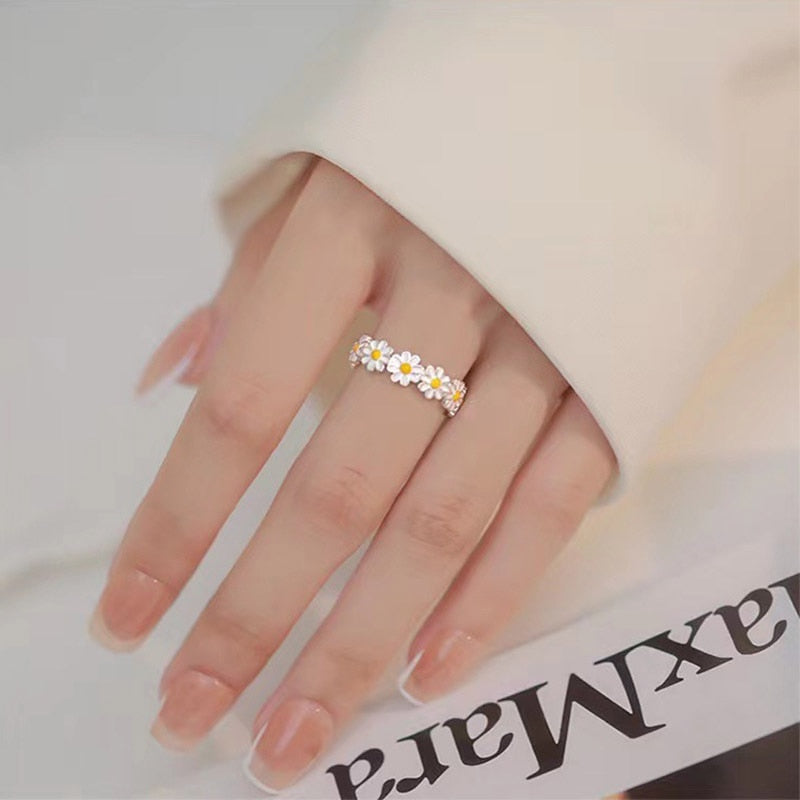 Daisy Plum Ring