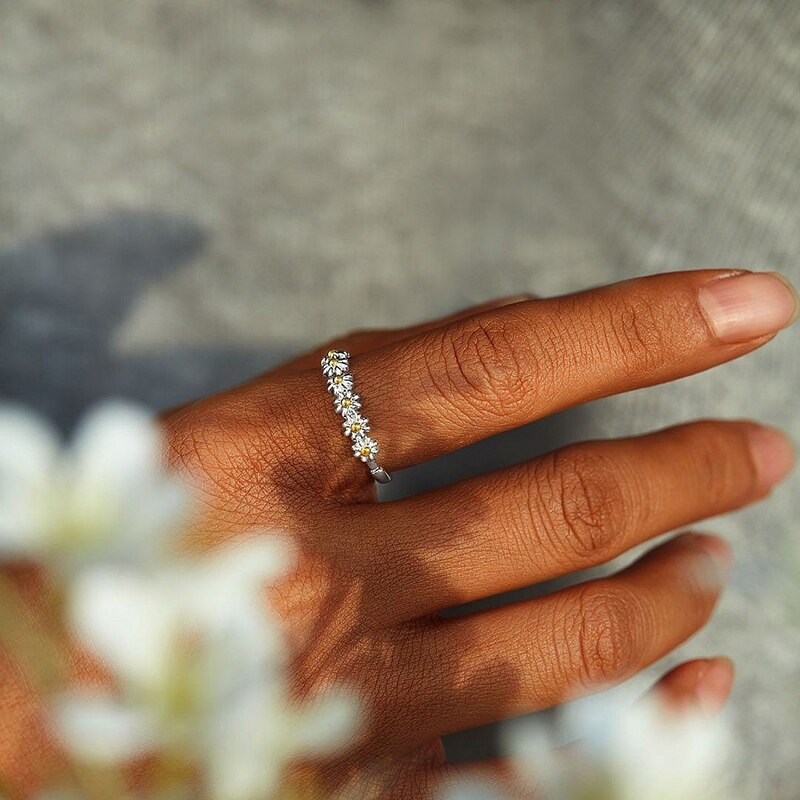 Daisy Plum Ring