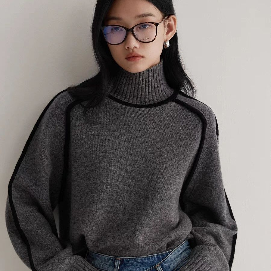 Women's Turtleneck Sweater in Soft Materials