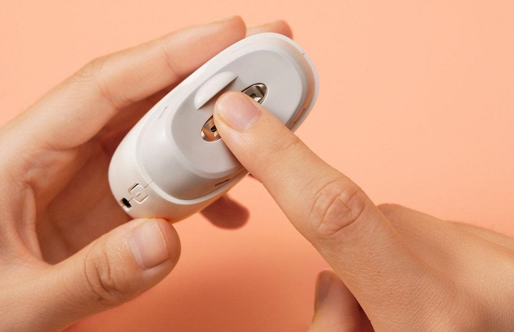 Electric nail clippers