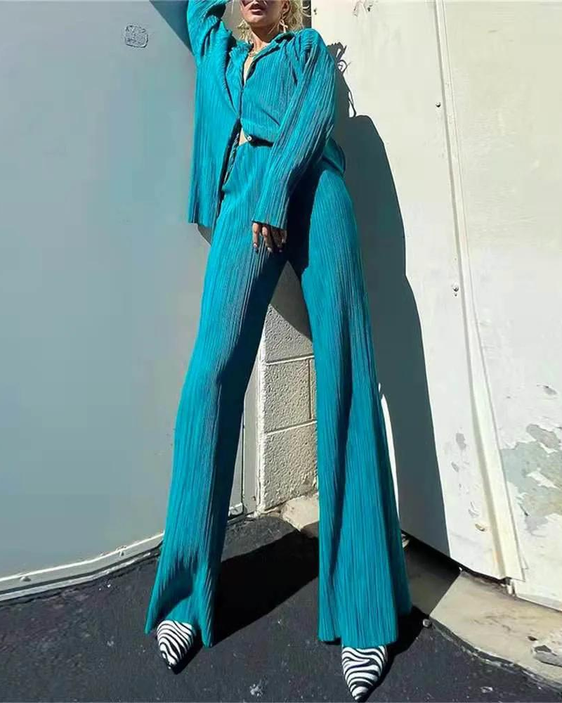 Elegant pleated duo for ladies