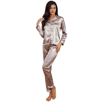Elegant women's long-sleeved pyjamas