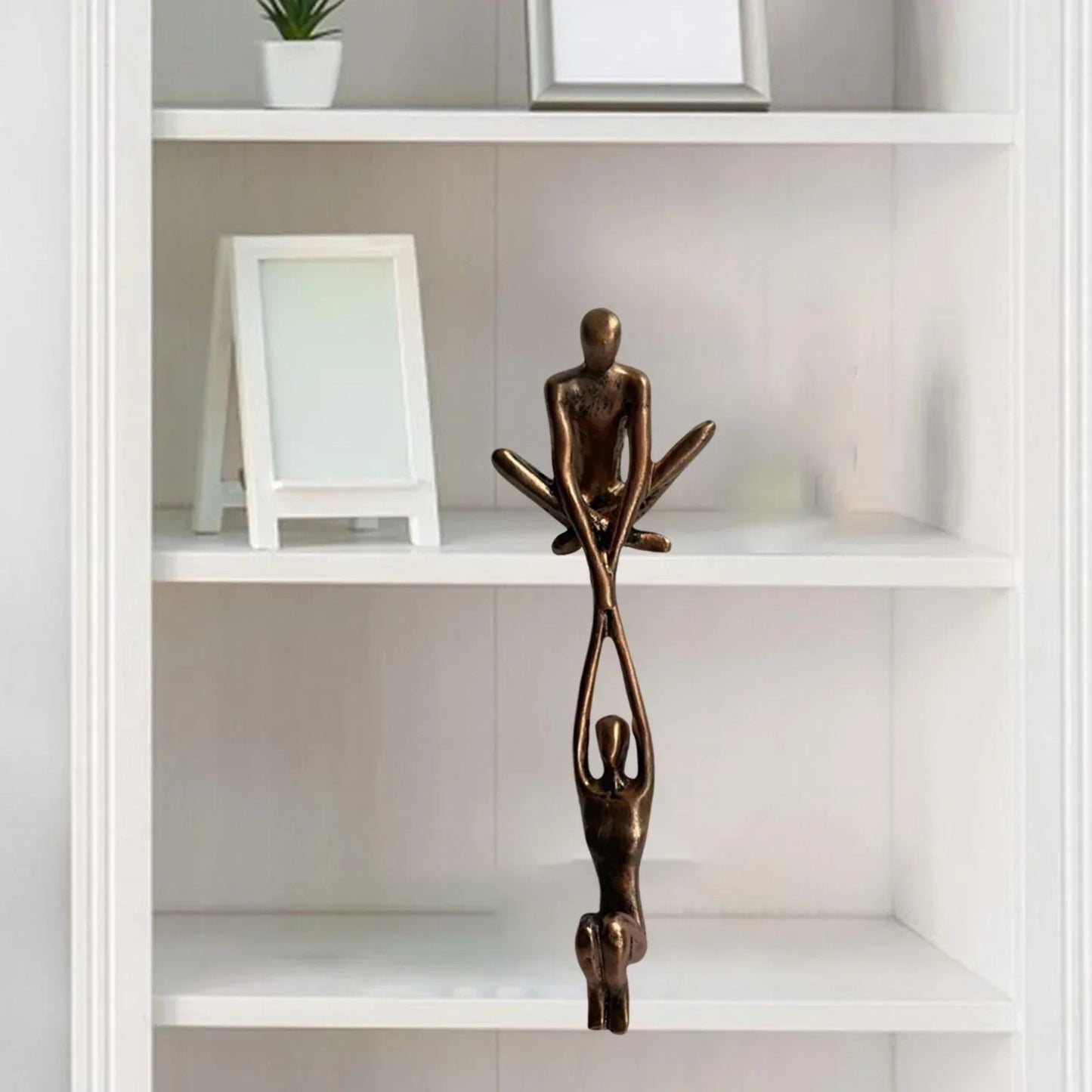 Figurine Love and Strength Sculpture Resin Interior Decoration