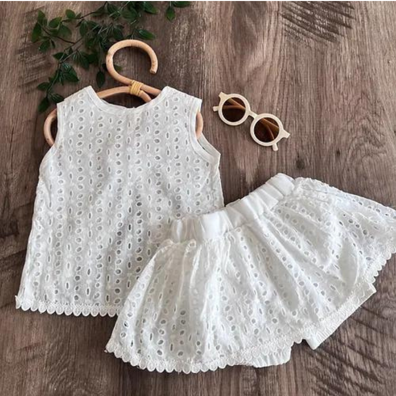 Girls' hollow lace set