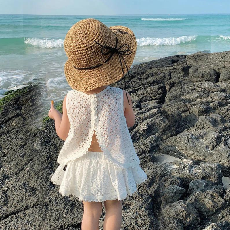 Girls' hollow lace set