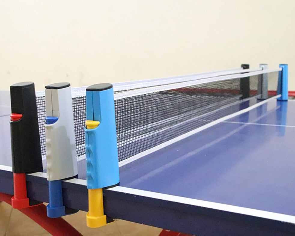 Retractable table tennis net