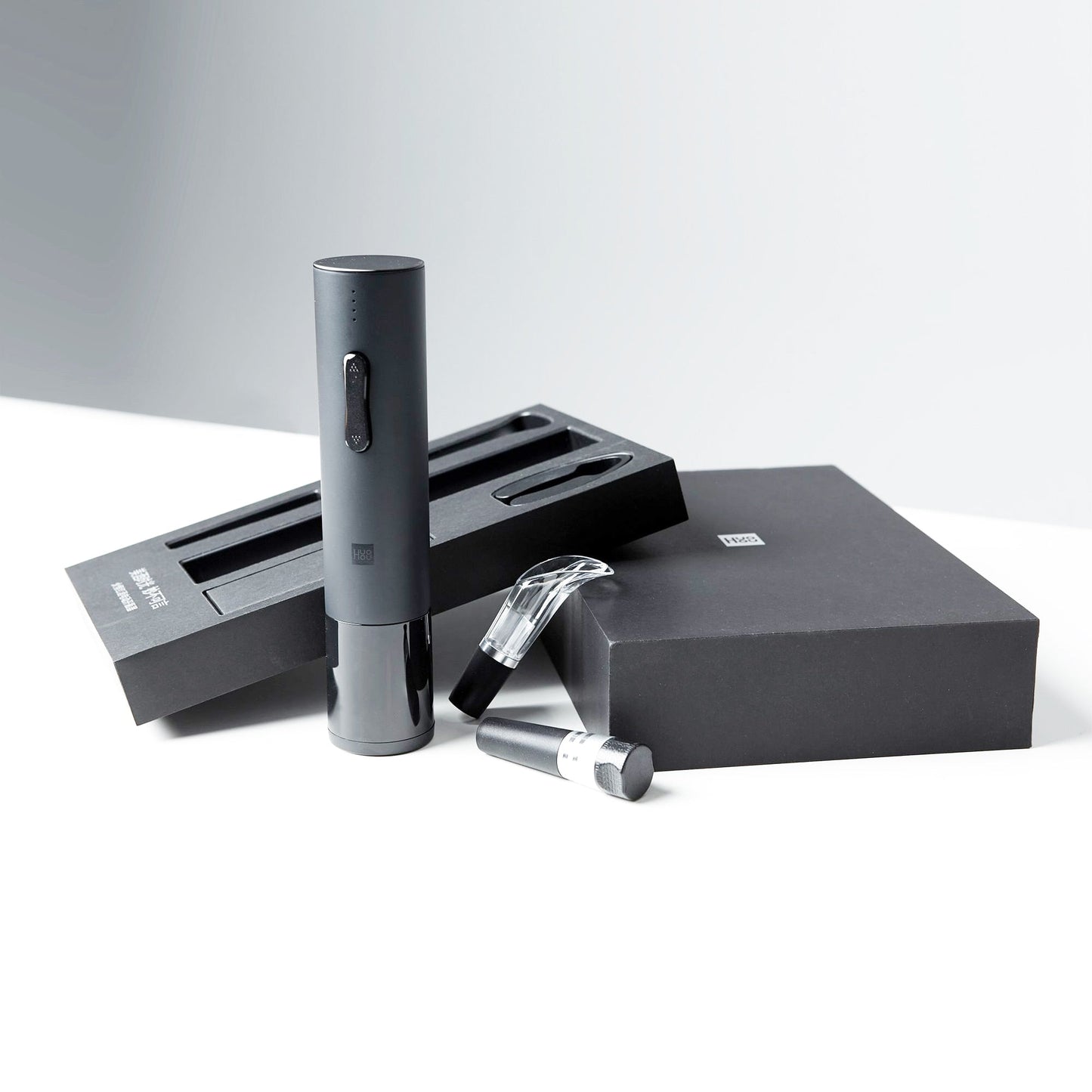 Automatic wine corkscrew set