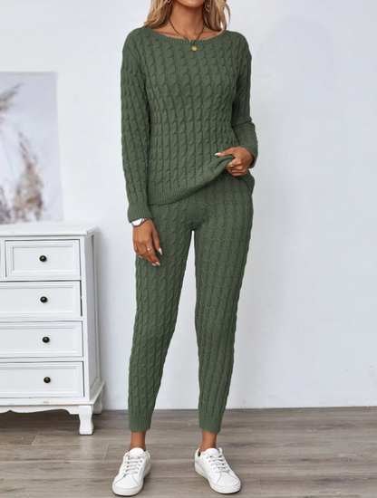 Knitted jumper & trousers for women
