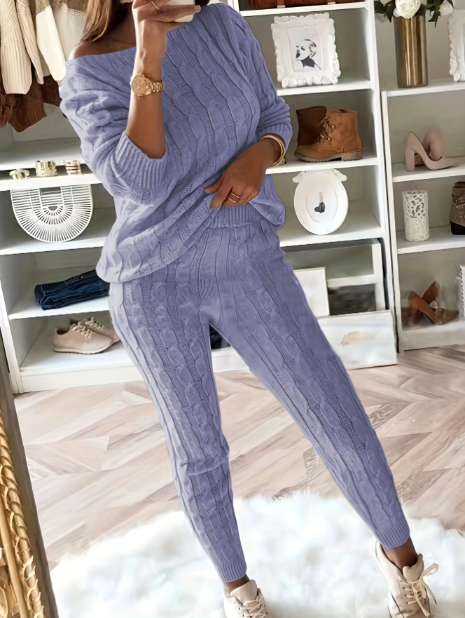 Knitted jumper & trousers for women