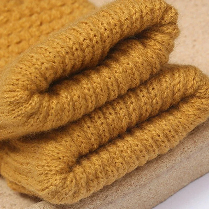 Knitted winter gloves for ladies