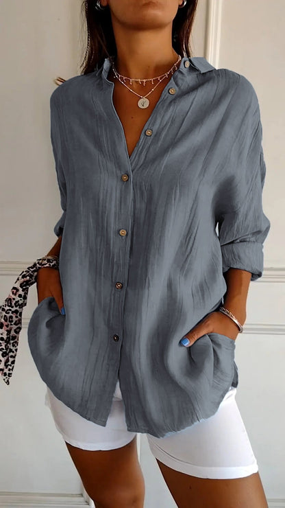 Ladies Casual Shirt With Button Closure and Loose Fit