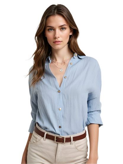 Ladies Casual Shirt With Button Closure and Loose Fit