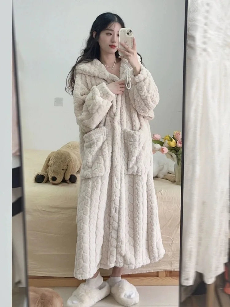 Ladies Fleece Bathrobe Comfortable and Warm