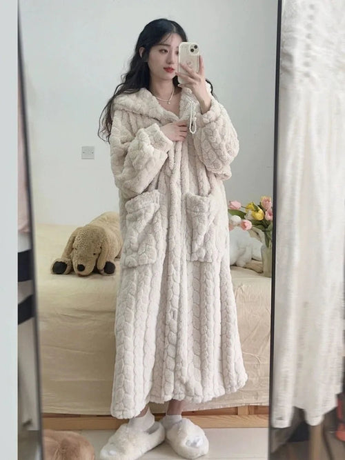 Ladies Fleece Bathrobe Comfortable and Warm