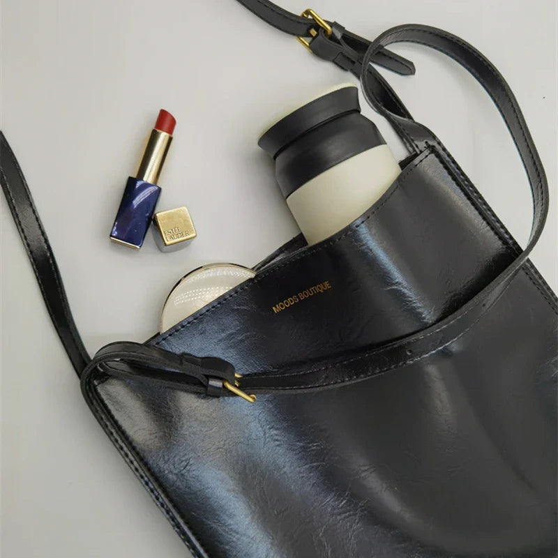 Ladies Shoulder Bag Modern Glossy Synthetic Leather Casual Accessory