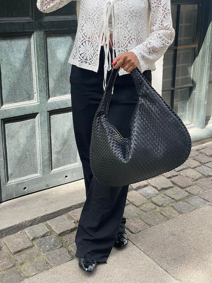 Ladies Shoulder Bag Stylish Water-Resistant Polyester for Daily Use