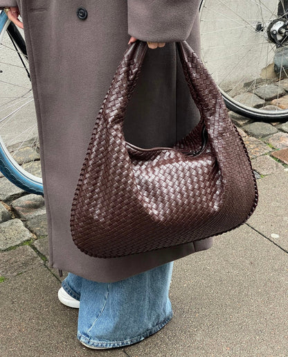 Ladies Shoulder Bag Stylish Water-Resistant Polyester for Daily Use