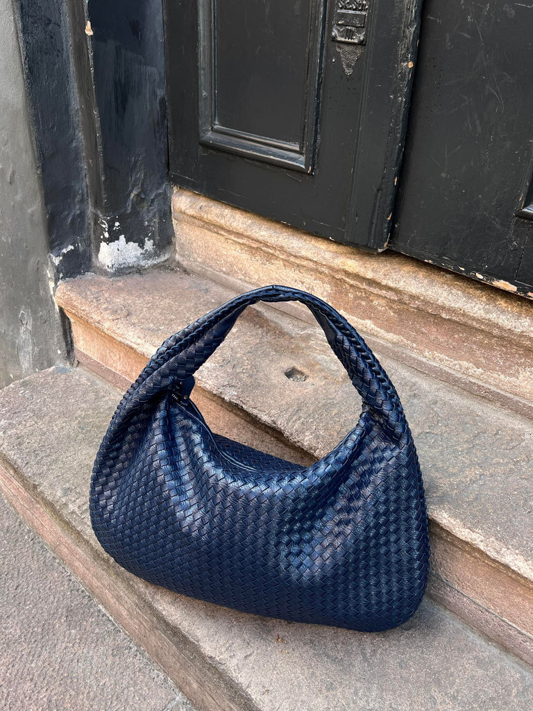 Ladies Shoulder Bag Stylish Water-Resistant Polyester for Daily Use