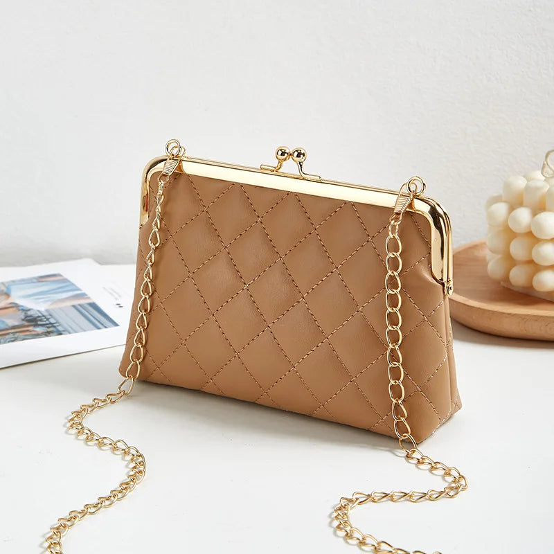 Ladies Shoulder Bag With Chain Closure Modern Synthetic Leather