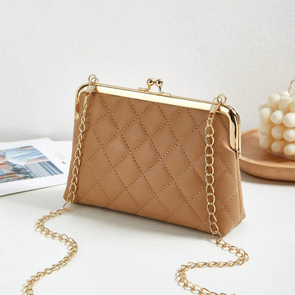 Ladies Shoulder Bag With Chain Closure Modern Synthetic Leather