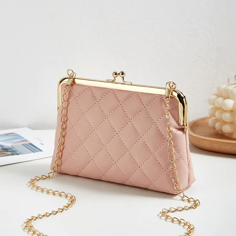 Ladies Shoulder Bag With Chain Closure Modern Synthetic Leather