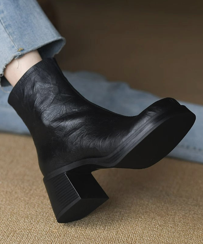 Ladies ankle boots with thick heel and zip closure